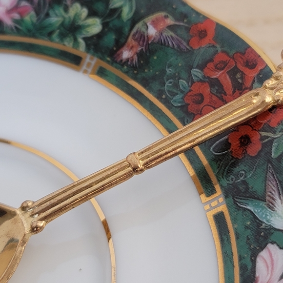 Bradford Editions 88661 Lena Liu Ruby-throated Hummingbird Saucer and Spoon Set - Picture 6 of 15